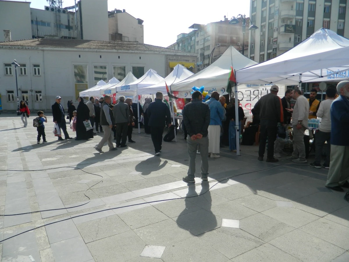 İyilik Derneği kermesi Elazığ 15 Temmuz Meydanı’nda gerçekleşti! Gazze İçin Destek Yapıldı.