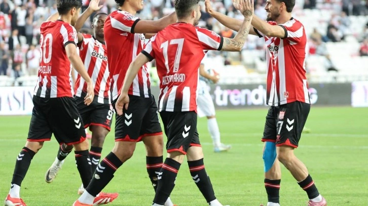 1. Lig'de gol yağmuru! Sivasspor'dan 5-0'lık galibiyet