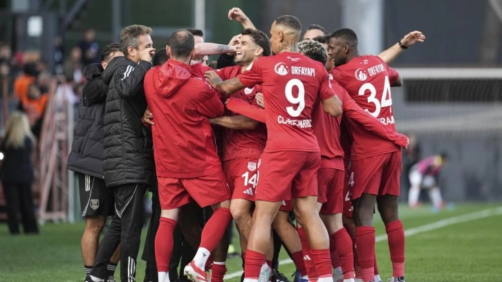 1. Lig ekibi rakibine gol yağdırarak liderliğe yükseldi