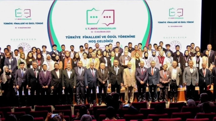 11 Farklı Dilde Gerçekleştirilen 6. Türkiye Münazaraları Finali İstanbul'da Yapıldı