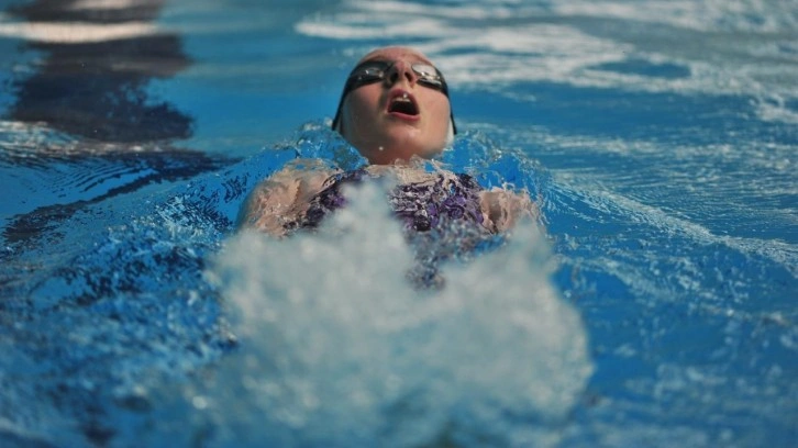 13 yaşındaki milli paralimpik yüzücü Yüce'nin hedefi Los Angeles 2028