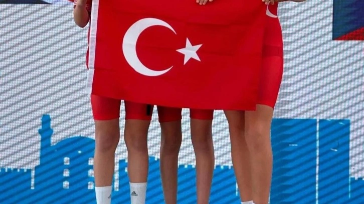 13 yaşındaki Türk sporcu Avrupa şampiyonu oldu: Tam 8 madalya kazandı