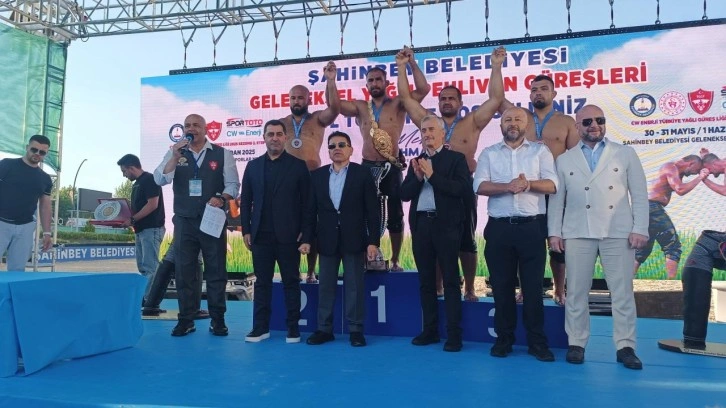 1500 pehlivan yarıştı, birinciye milyonlarca liralık altın kemer verildi