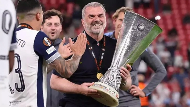17 yıl sonra takımına kupa kazandırmıştı! Kovulması an meselesi