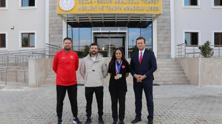 2 defa milli takımın kapısından döndü! Seçildiği yıl hem Avrupa hem dünya şampiyonu oldu
