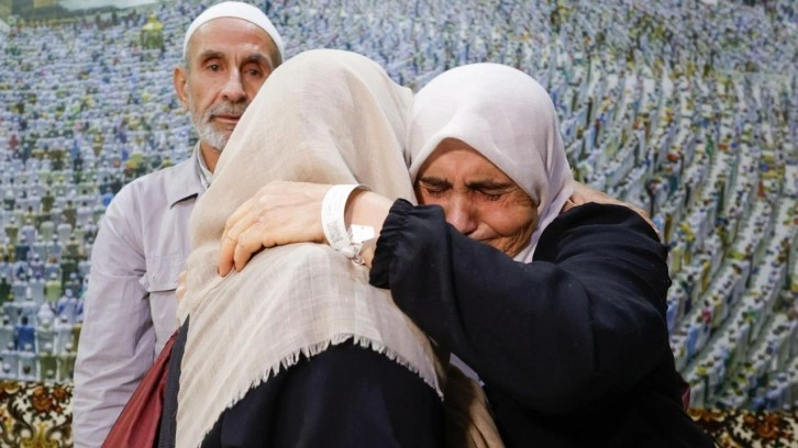 25 yıldır küs olan iki komşu Mekke-i Mükerreme'de barıştı