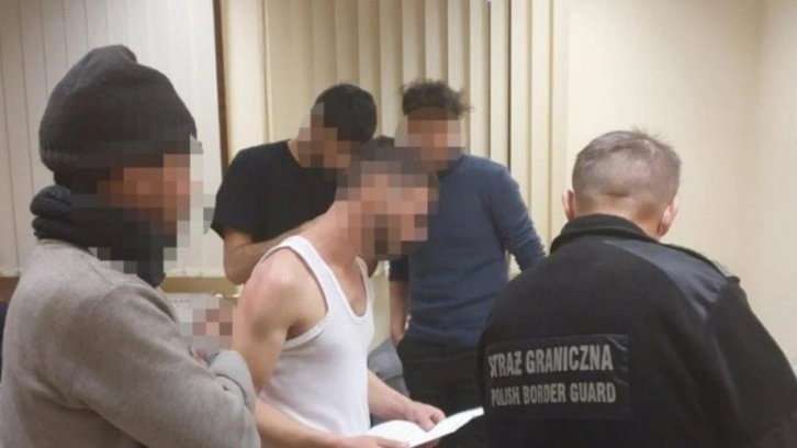 28 T&uuml;rk, Polonya'ya ka&ccedil;ak girerken yakalandı