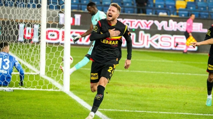 37 yaşındaki futbolcu Süper Lig'e veda etti: Avrupa ekibine transfer oldu