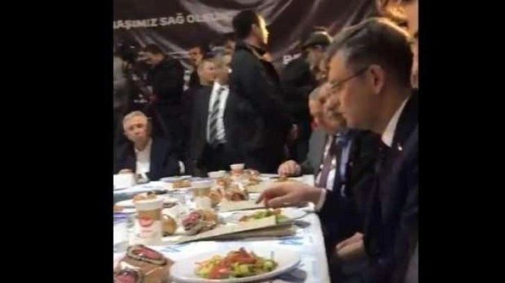 7'li masanın iftar programında skandal g&ouml;r&uuml;nt&uuml;! Şov var depremzede yok
