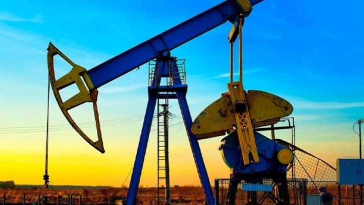 ABD'nin ticari ham petrol stokları 6 milyon 900 bin varil düştü