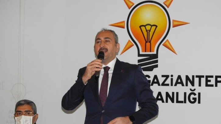 Adalet Eski Bakanı Abdulhamit G&uuml;l'den makam a&ccedil;ıklaması