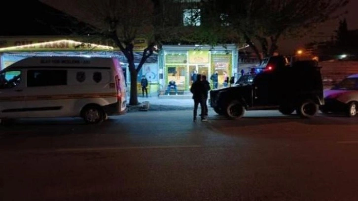 Adana'da husumetli iki grup arasında silahlı kavga: 1 &ouml;l&uuml;, 7 yaralı