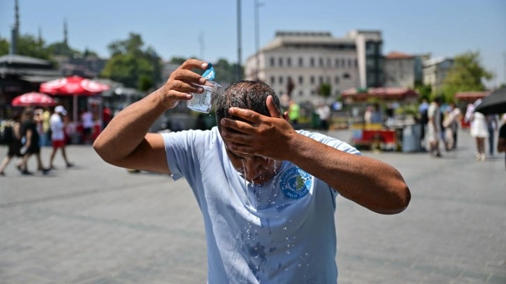 Afrika sıcakları Türkiye'yi kavuruyor: Termometreler 23 ilde 40 derecenin üzerine çıktı