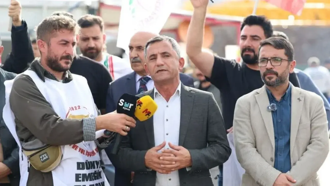 Ay, Şehir Hastanesi işçilerinin basın açıklamasına katıldı