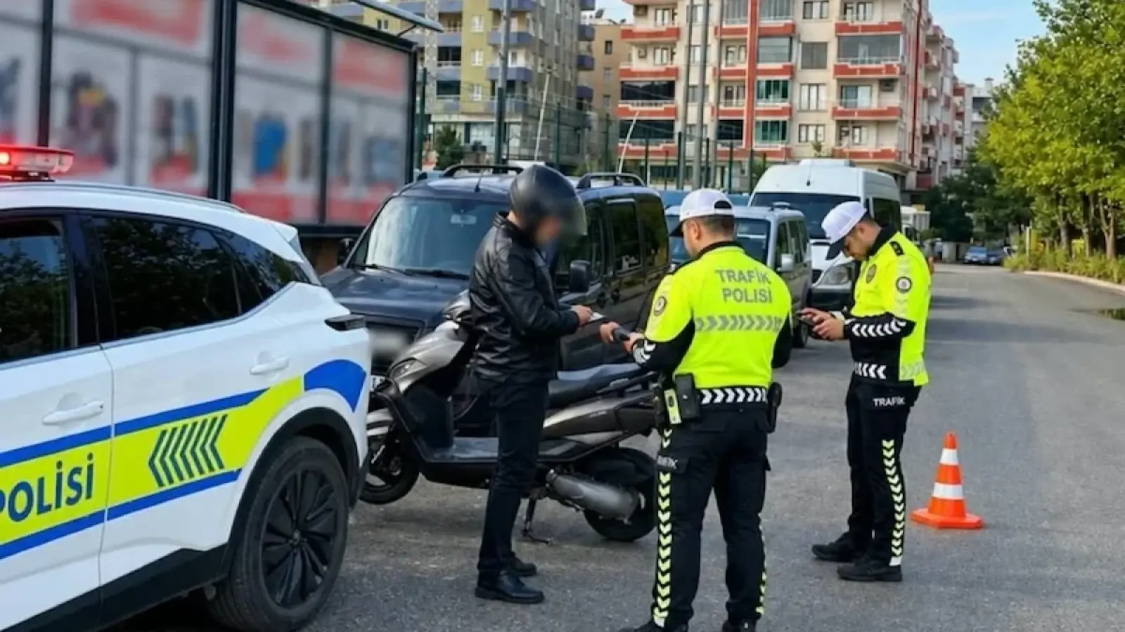 Mardin’de Motosiklet Denetimi: 27 Sürücüye Ceza