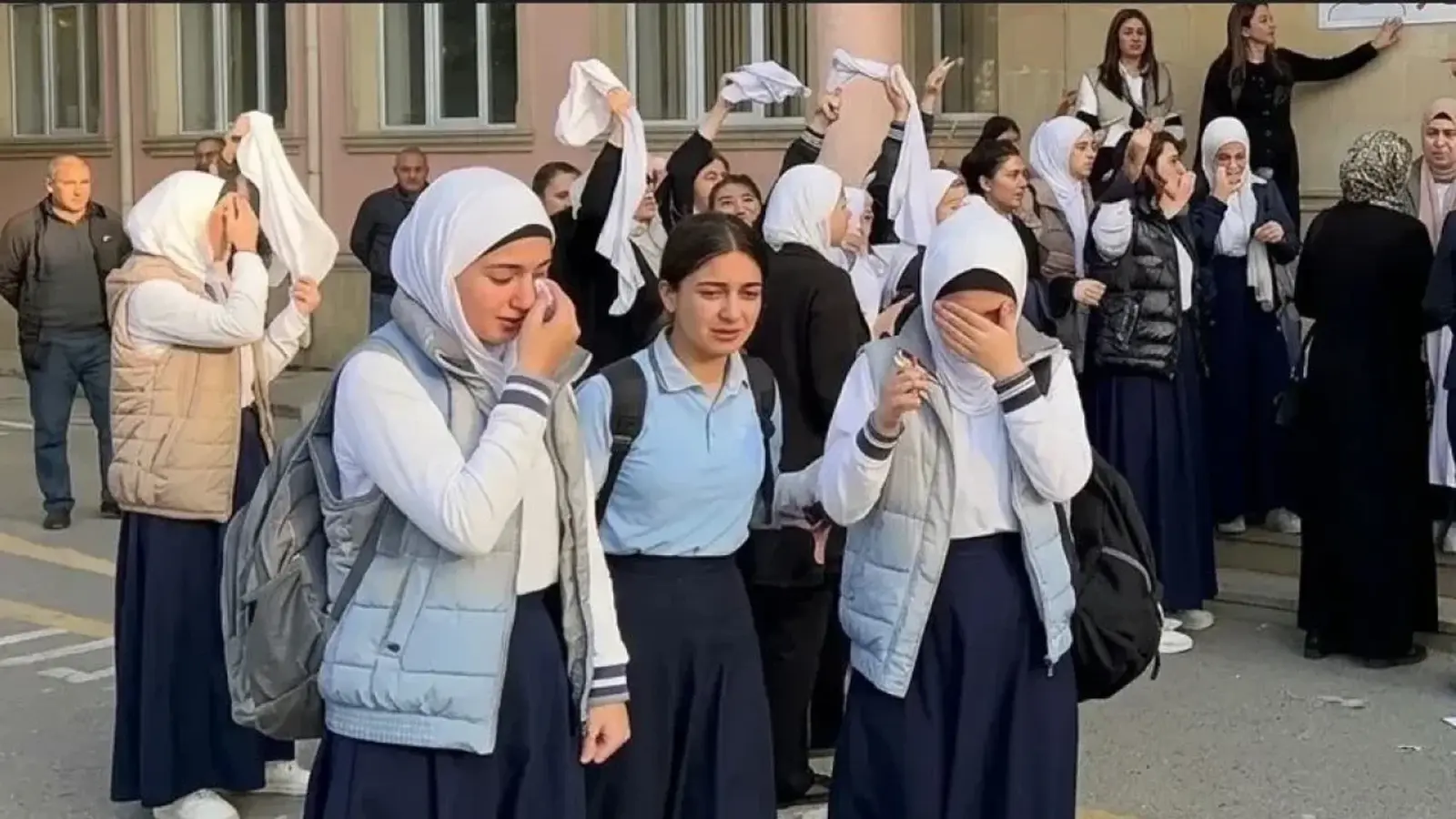 Siirt Barosu’ndan Azerbaycan’a Başörtüsü Tepkisi