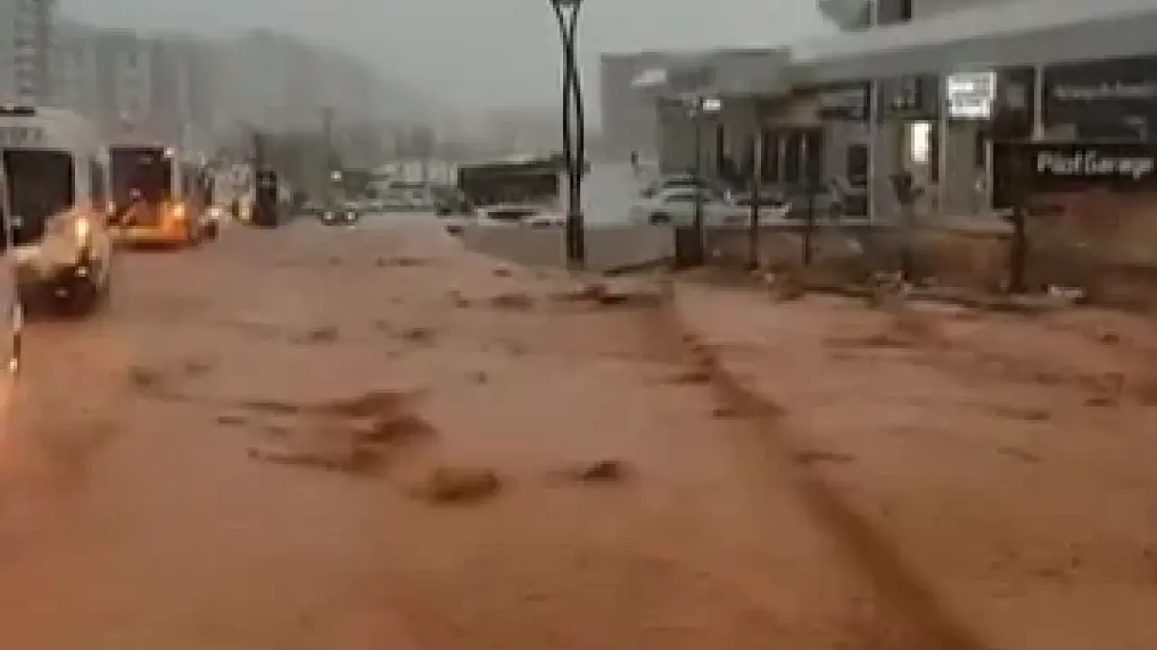 Gaziantep Otogar Yolunda Sağanak Çilesi!