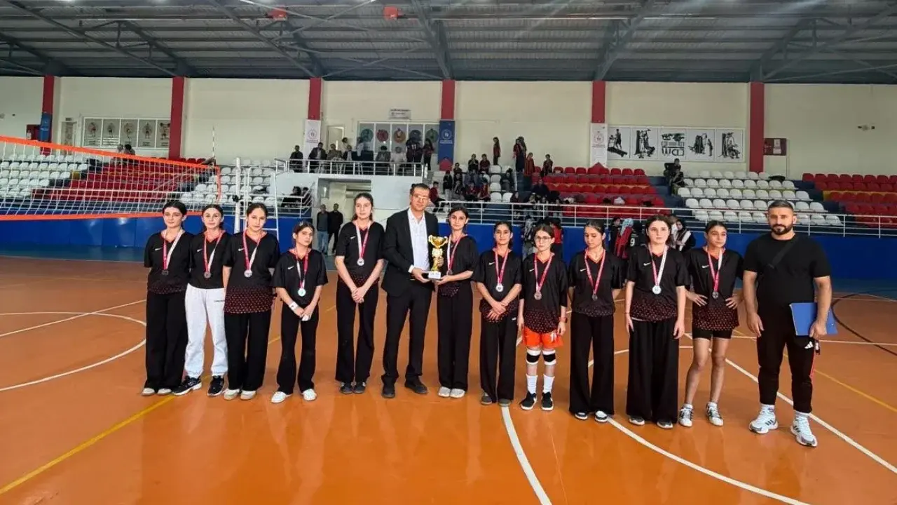 Sason’da voleybol yarışı sona erdi