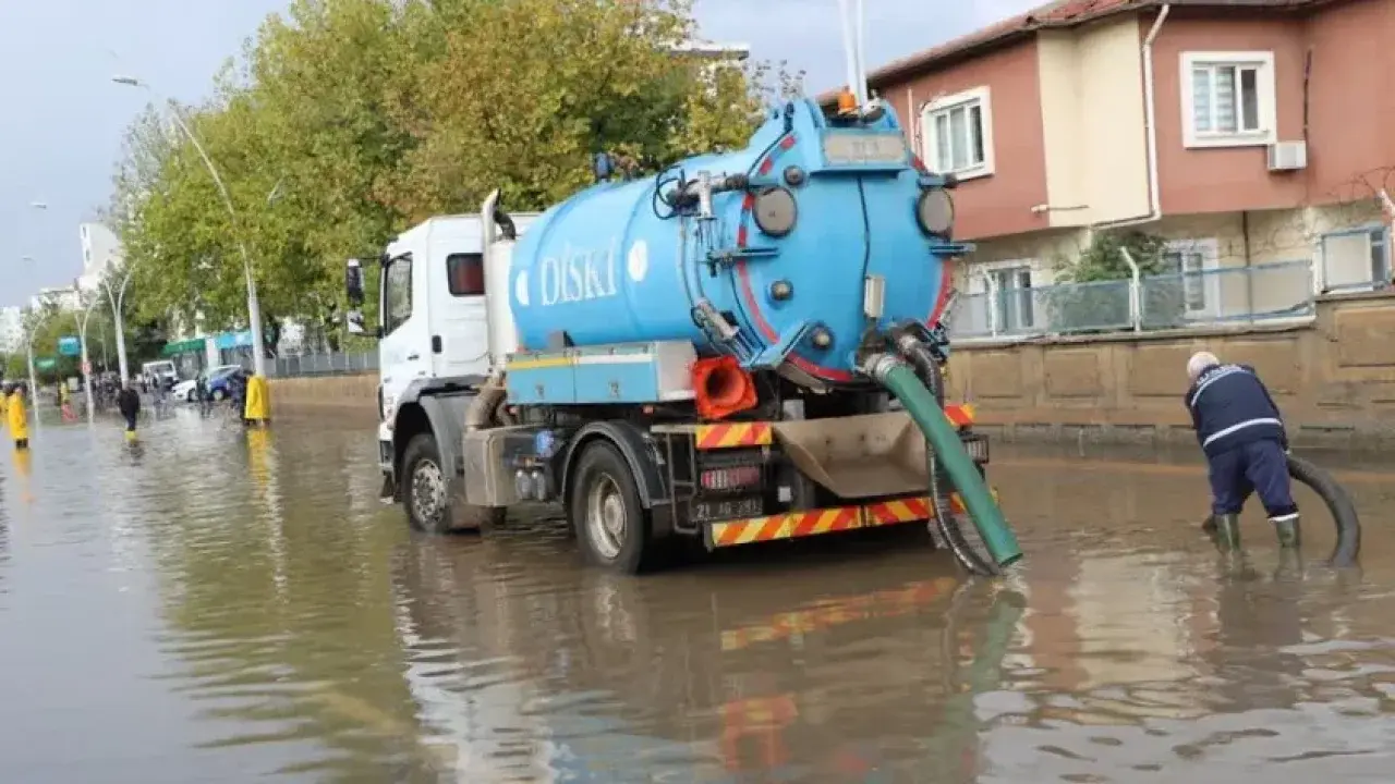 Belediye sağanak yağışın etkilerine karşı seferber oldu