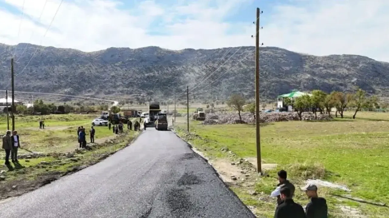 Bağlantı yolu sıcak asfaltla yenilendi