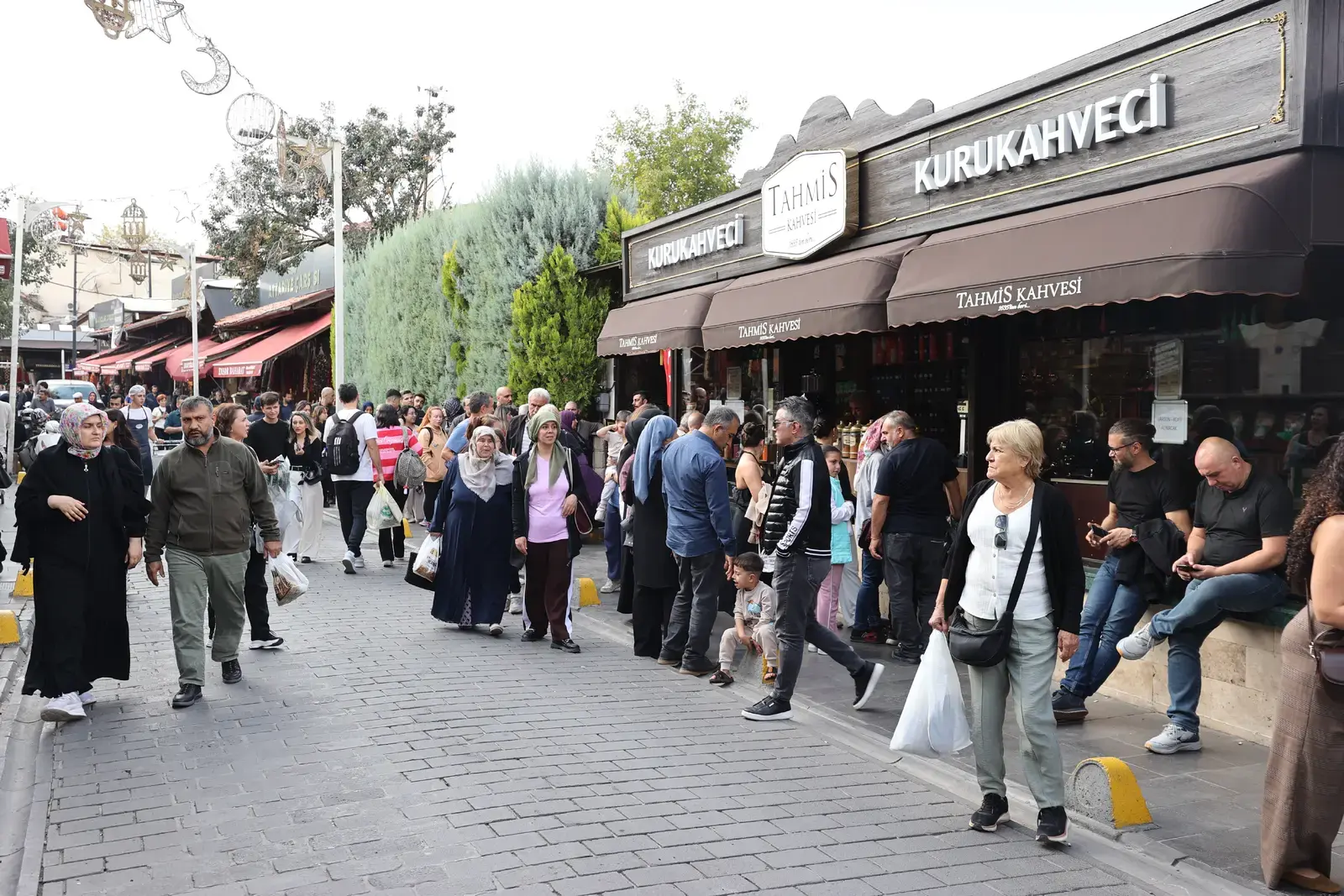 Tarihi Tahmis Kahvehanesi’nde menengiç kahvesi için yoğun ilgi