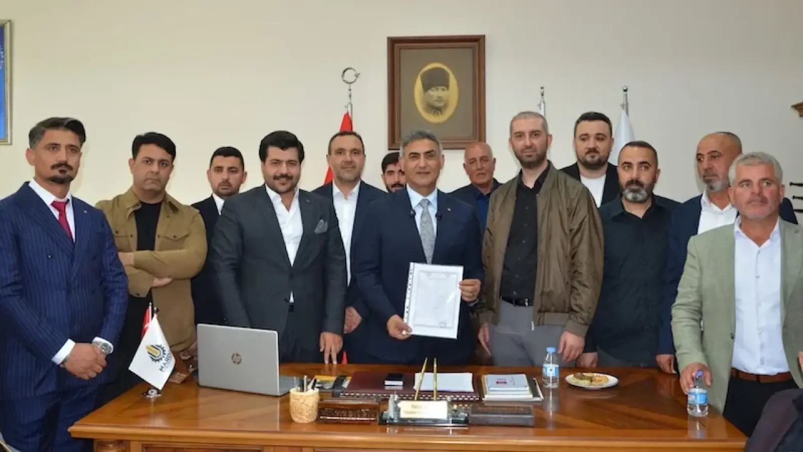 Hatip Çelik Mazbatasını Aldı: “Kazanan Mardin Oldu”