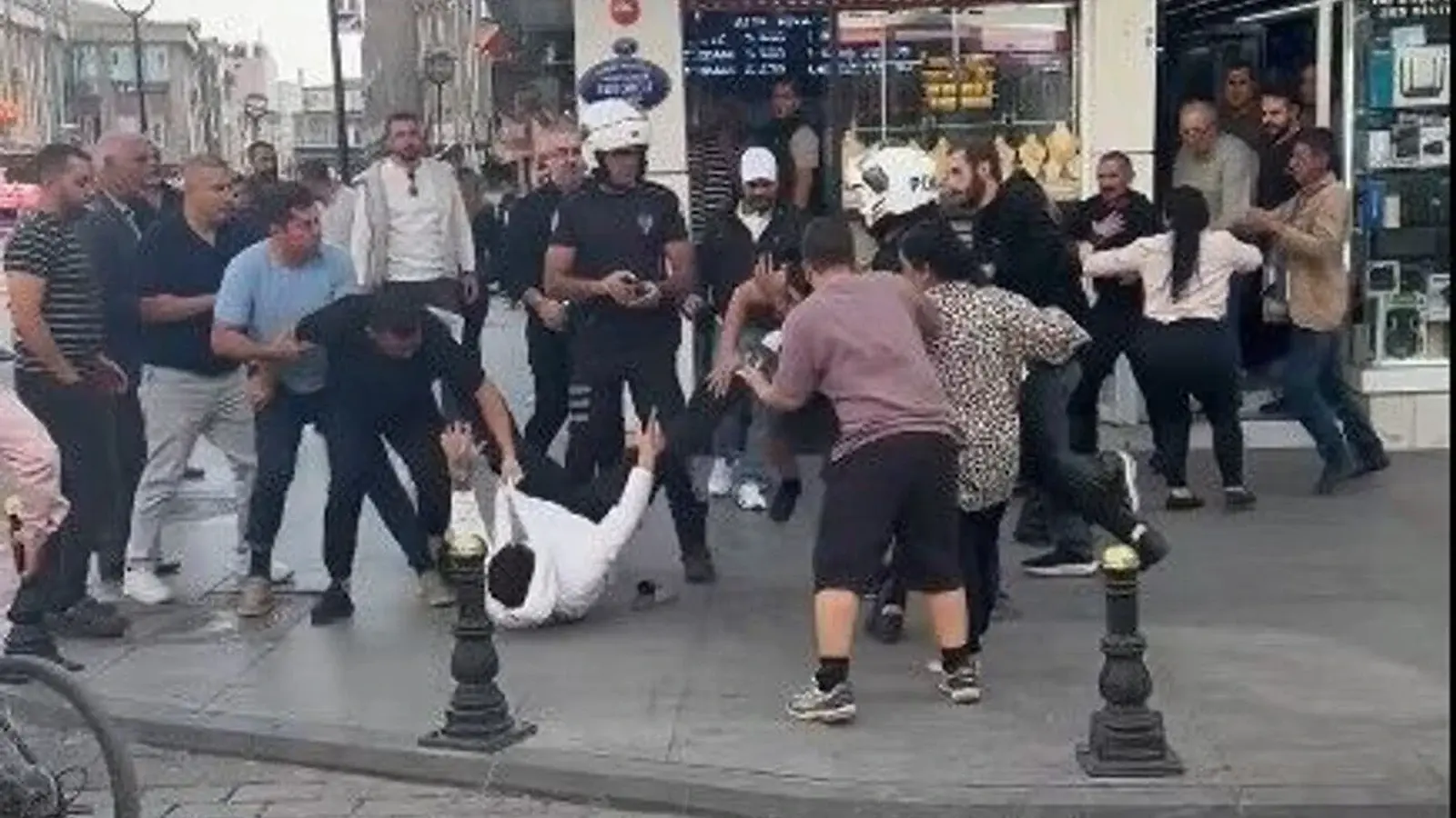 Gaziantep’in Merkezinde Aile Kavgası! Polis Güçlükle Ayırdı