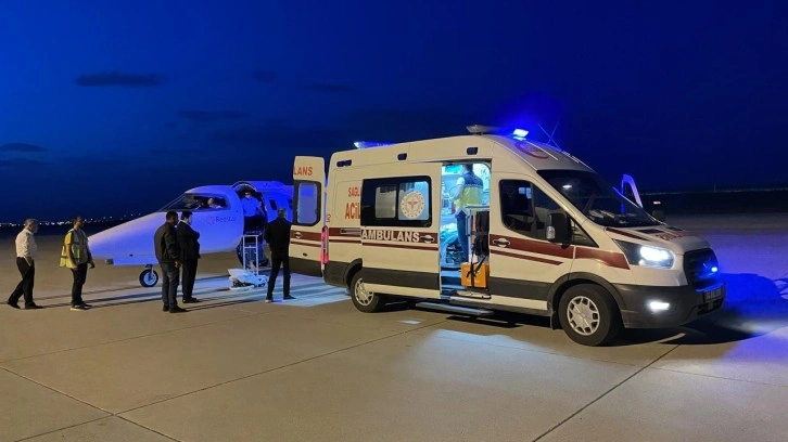 Ağrı&rsquo;da başından vurulan gen&ccedil; ambulans u&ccedil;akla Ankara'ya g&ouml;nderildi