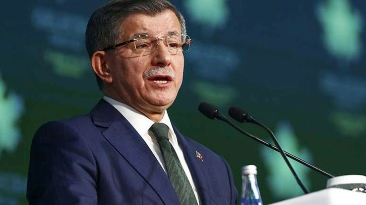Ahmet Davutoğlu: Mesele baş &ouml;rt&uuml;l&uuml; kadınların coplanması değil