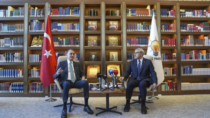 AK Parti'de "Kütüphane Sohbetleri" programının ilk konuğu Ömer Çelik oldu