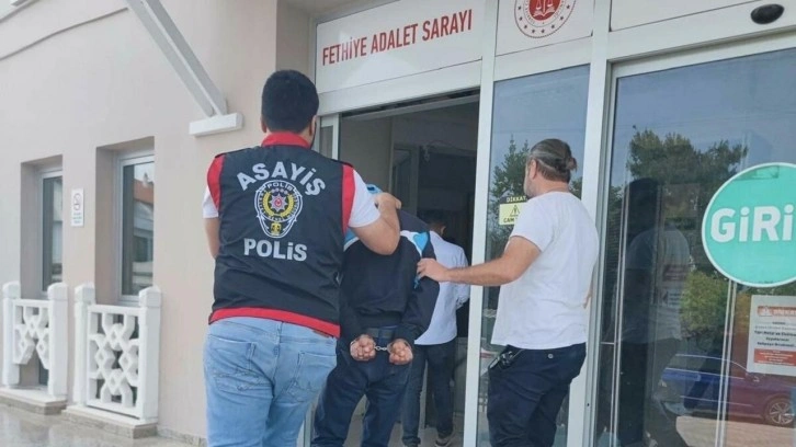 AK Parti İlçe Başkanlığı'na taşlı saldıran şahıs tutuklandı!