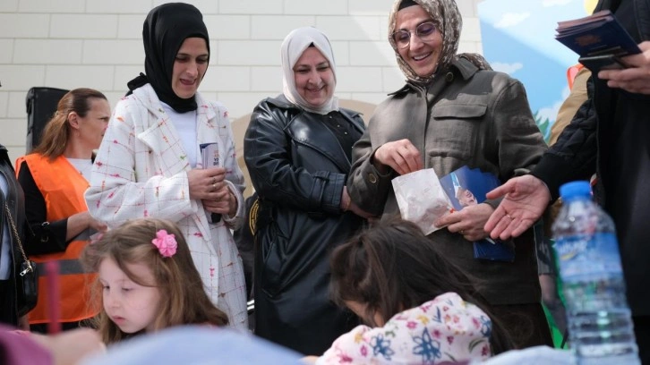 AK Parti İstanbul 3. B&ouml;lge Milletvekili Adayı Halime K&ouml;k&ccedil;e 23 Nisan&rsquo;ı &ccedil;ocuklarla kutladı