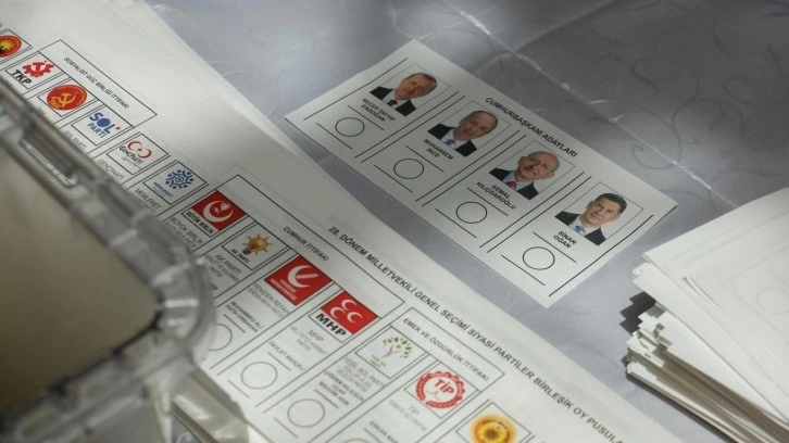 AK Parti İstanbul'dan se&ccedil;menlere &uuml;cretsiz ulaşım desteği