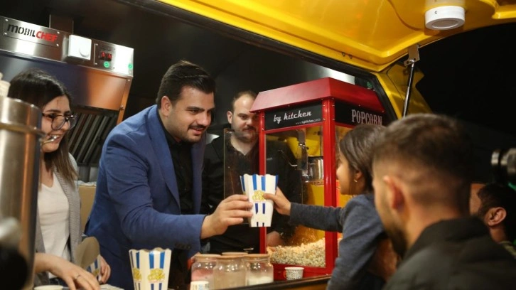 AK Parti İzmir Milletvekili adayı İnan'dan 'langrıtlı, dartlı' se&ccedil;im &ccedil;alışması