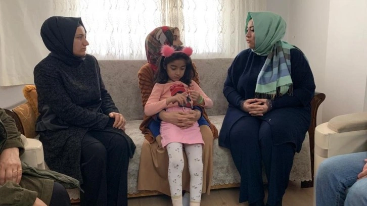 AK Parti Milletvekili Adayı &Ccedil;elik, depremzede aileleri ziyaret etti
