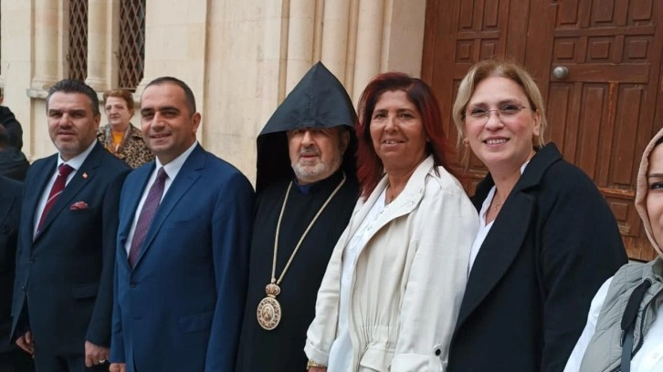 AK Parti Milletvekili Adayı Sıvacıoğlu&rsquo;ndan "Paskalya Bayramı" ziyareti