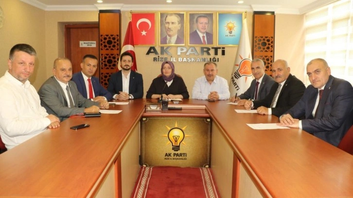 AK Parti Rize&rsquo;de 5 il&ccedil;e başkanı aday adayı olmak i&ccedil;in istifa etti