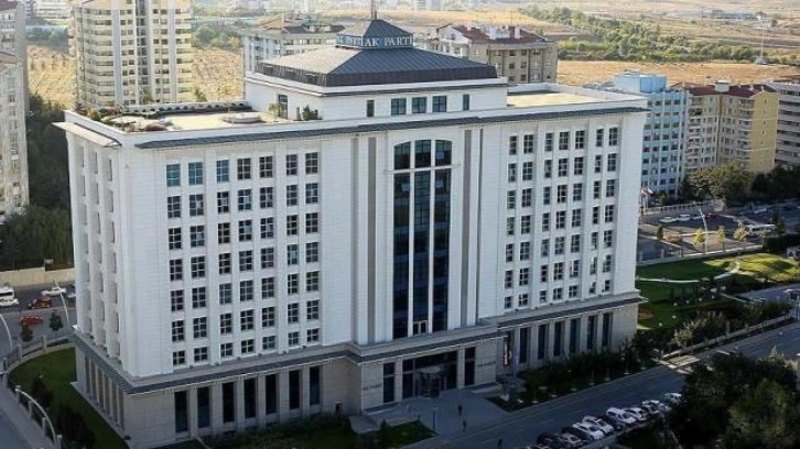AK Parti'de &ccedil;alışmalar hız kesmiyor: Adaylar netleşmeye başladı