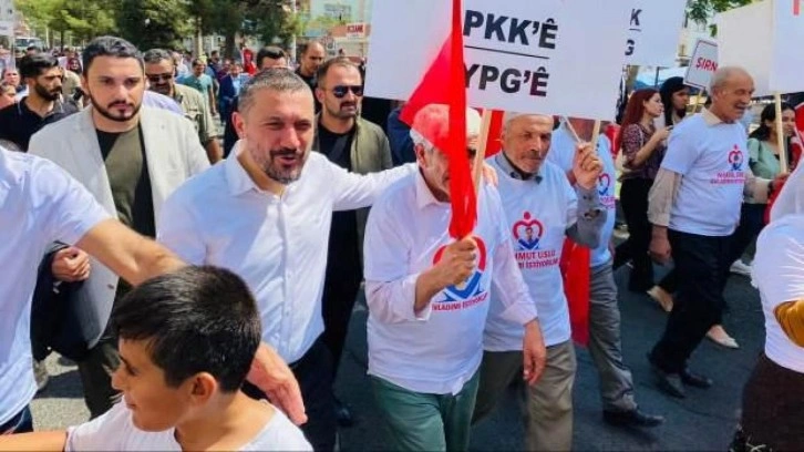 AK Partili milletvetkili A&ccedil;ıkg&ouml;z, Diyarbakır annelerini ziyaret etti