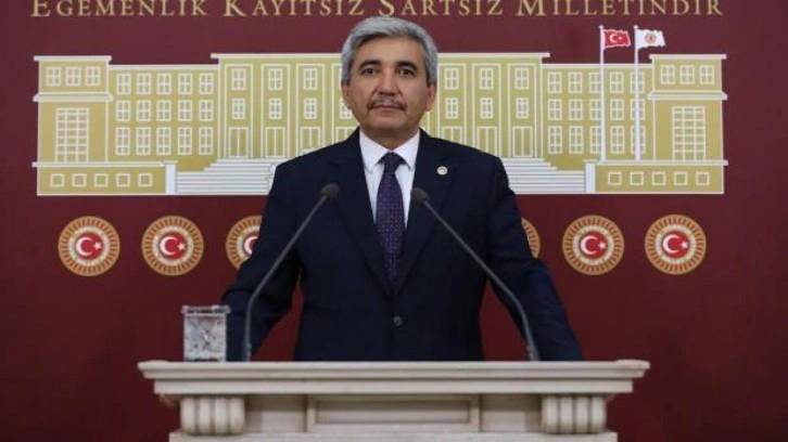 AK Parti'li Taşkın: Mersin'in gelişmesi i&ccedil;in &ccedil;alışmaları s&uuml;rd&uuml;r&uuml;yoruz