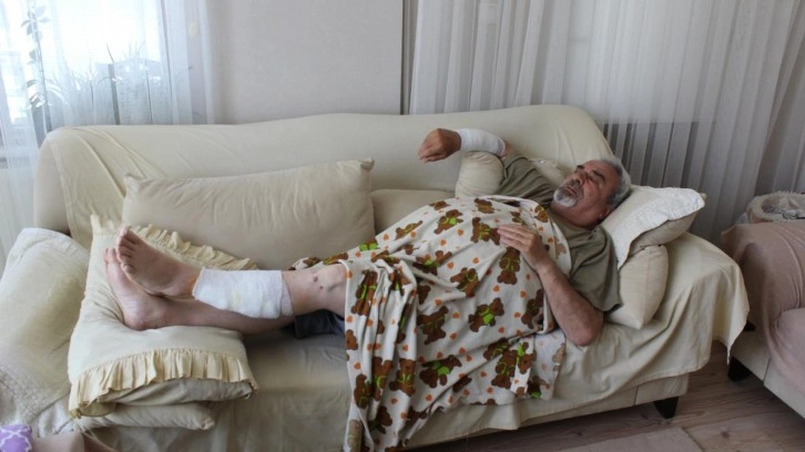 Aksaray’da yaşlı adam dehşeti yaşadı! Koluna 40, bacağına 36 dikiş