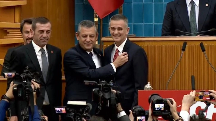 Akşener'in İYİ Parti'den attığı Dikbayır CHP'ye koştu! Rozeti taktı