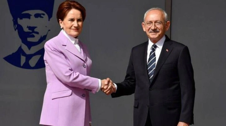 Akşener, Kılı&ccedil;daroğlu ve eşini ağırladı! Fotoğraf bu kez mutfaktan değil salondan geldi