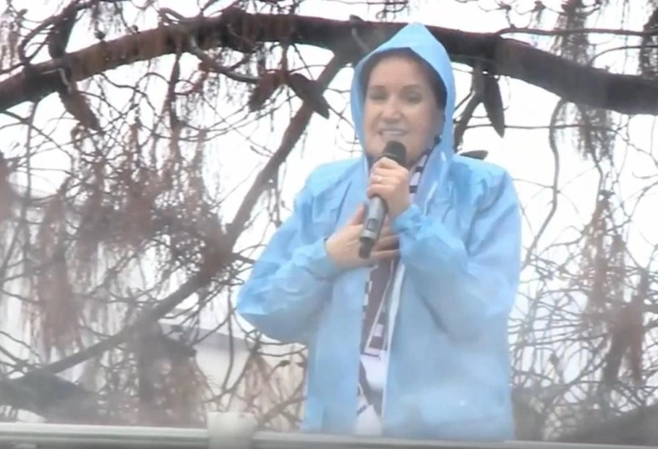 Akşener'den dikkat &ccedil;eken &ccedil;ıkış: Beni o masaya jet hızıyla ikna eden Mansur Yavaş oldu