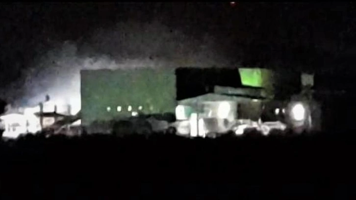 Aliağa'da k&acirc;ğıt fabrikasında korkutan yangın