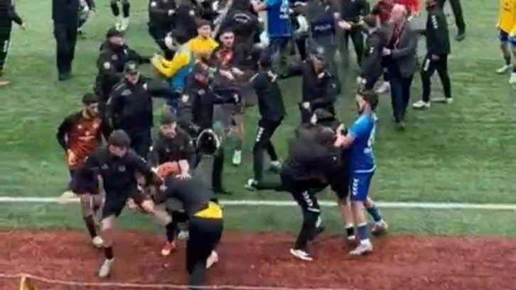 Amatör maçta tam 24 kırmızı kart çıktı!