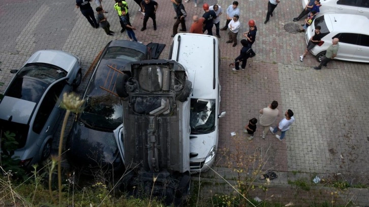 Amat&ouml;r s&uuml;r&uuml;c&uuml; vitesi karıştırınca 8 metreden alt sokağa u&ccedil;tu
