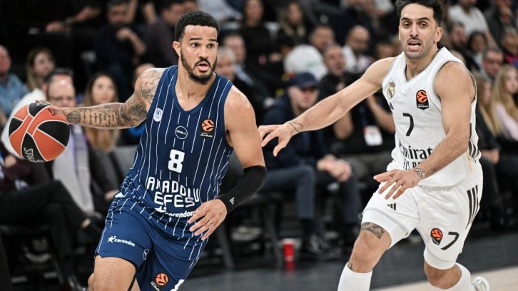 Anadolu Efes, Real Madrid'e mağlup oldu