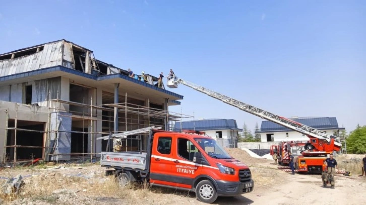 Ankara'da villalar bölgesinde korkutan yangın!