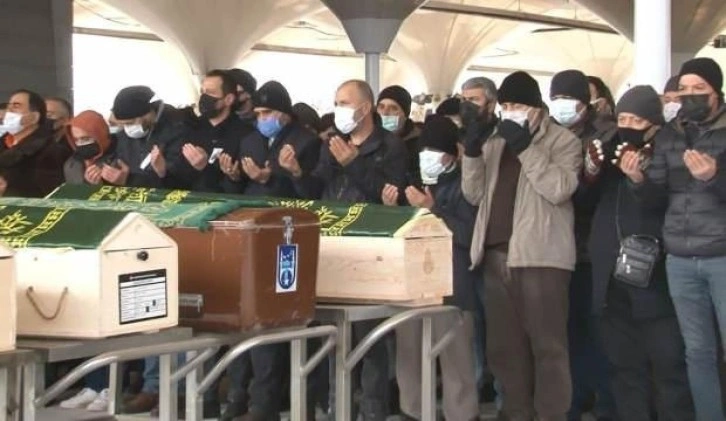 Ankara'da bir kişi evinde boğazı kesilmiş halde &ouml;l&uuml; bulundu